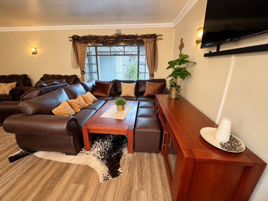 4 Bedroom Property for Sale in Roodia Free State